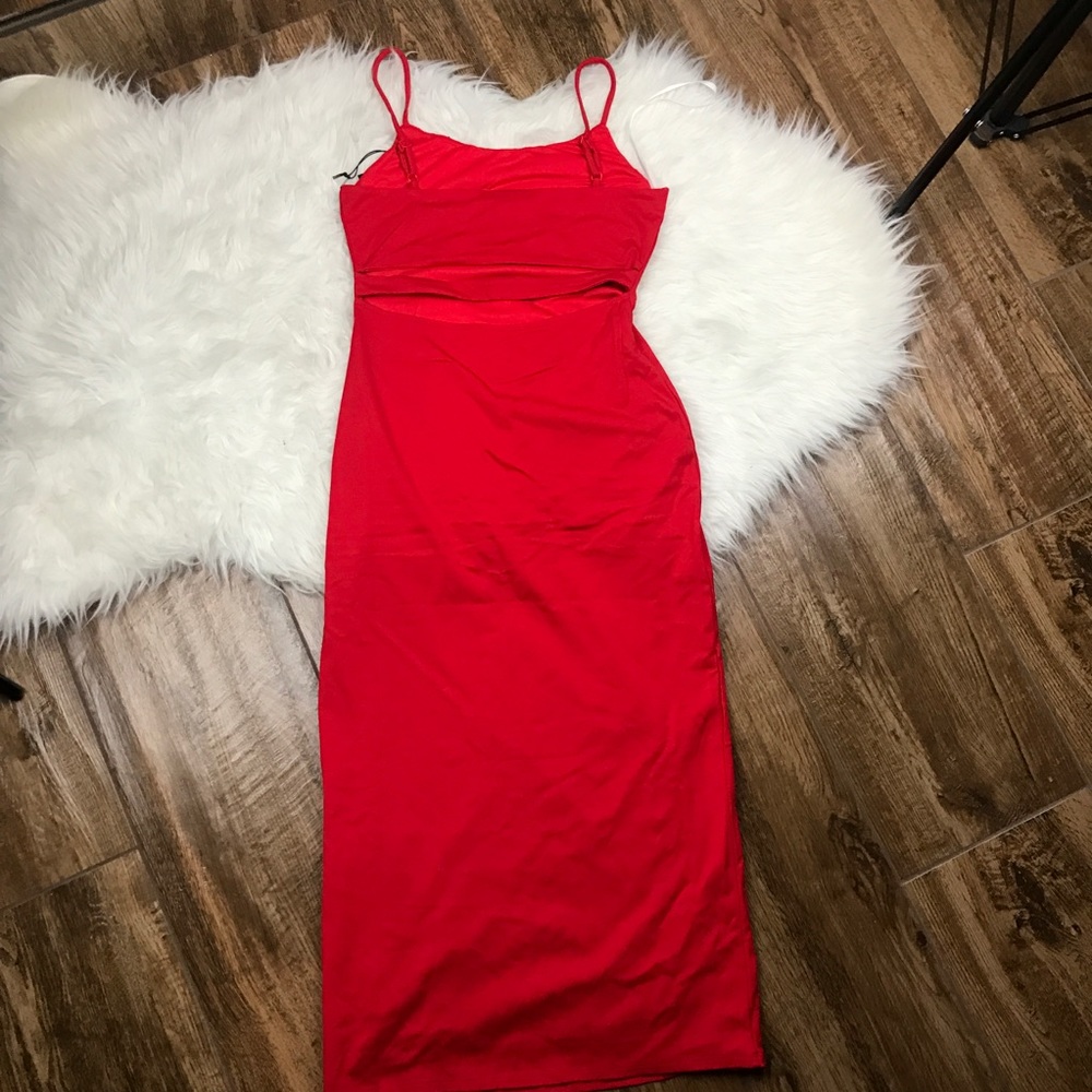 Privacy Please • Red Elliot Bodycon Midi Dress - Picture 5 of 7